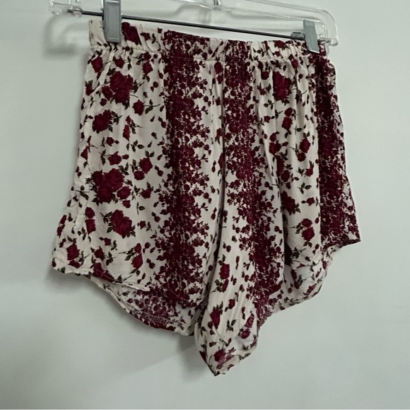 Brandy Melville Red Rose Remi Shorts O/S - Picture 8 of 12